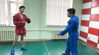 Junior vs Richi (combat sambo vs Judo)